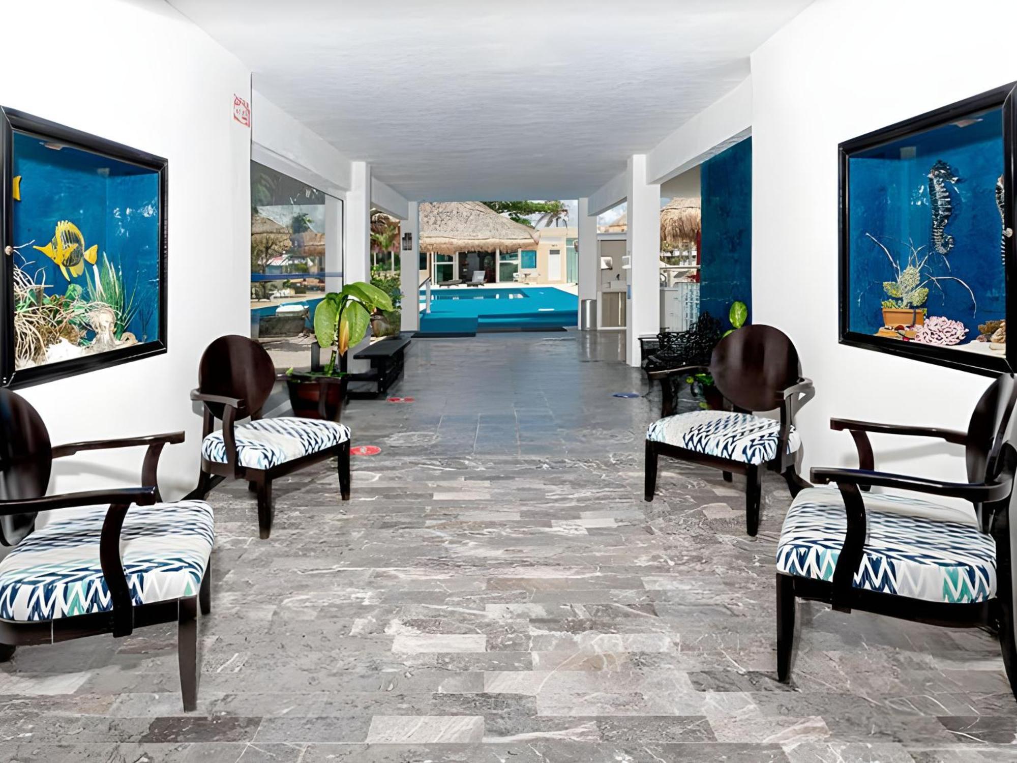 Paradise Beachfront & Nightlife Heart Cancun Exterior photo