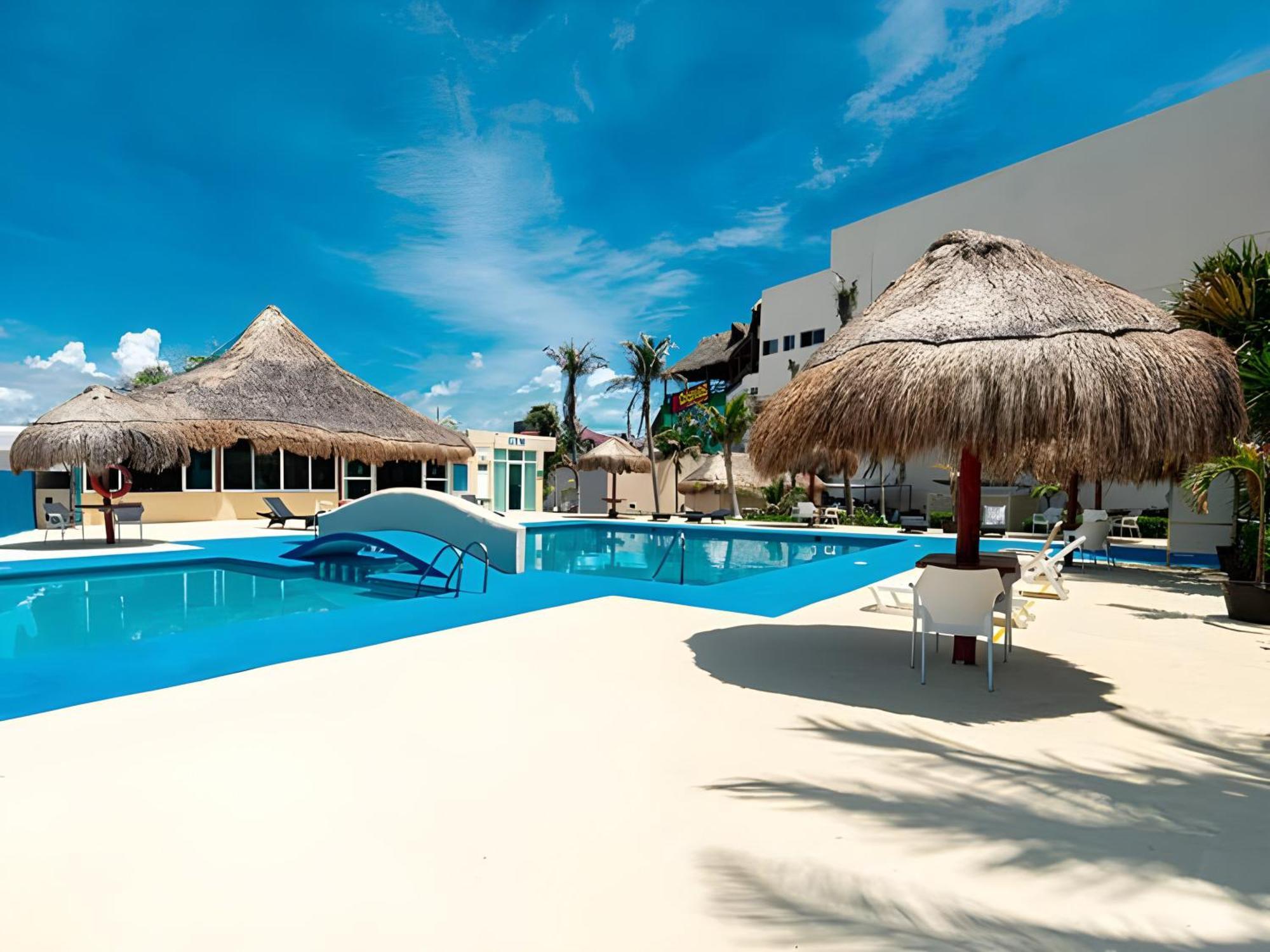 Paradise Beachfront & Nightlife Heart Cancun Exterior photo