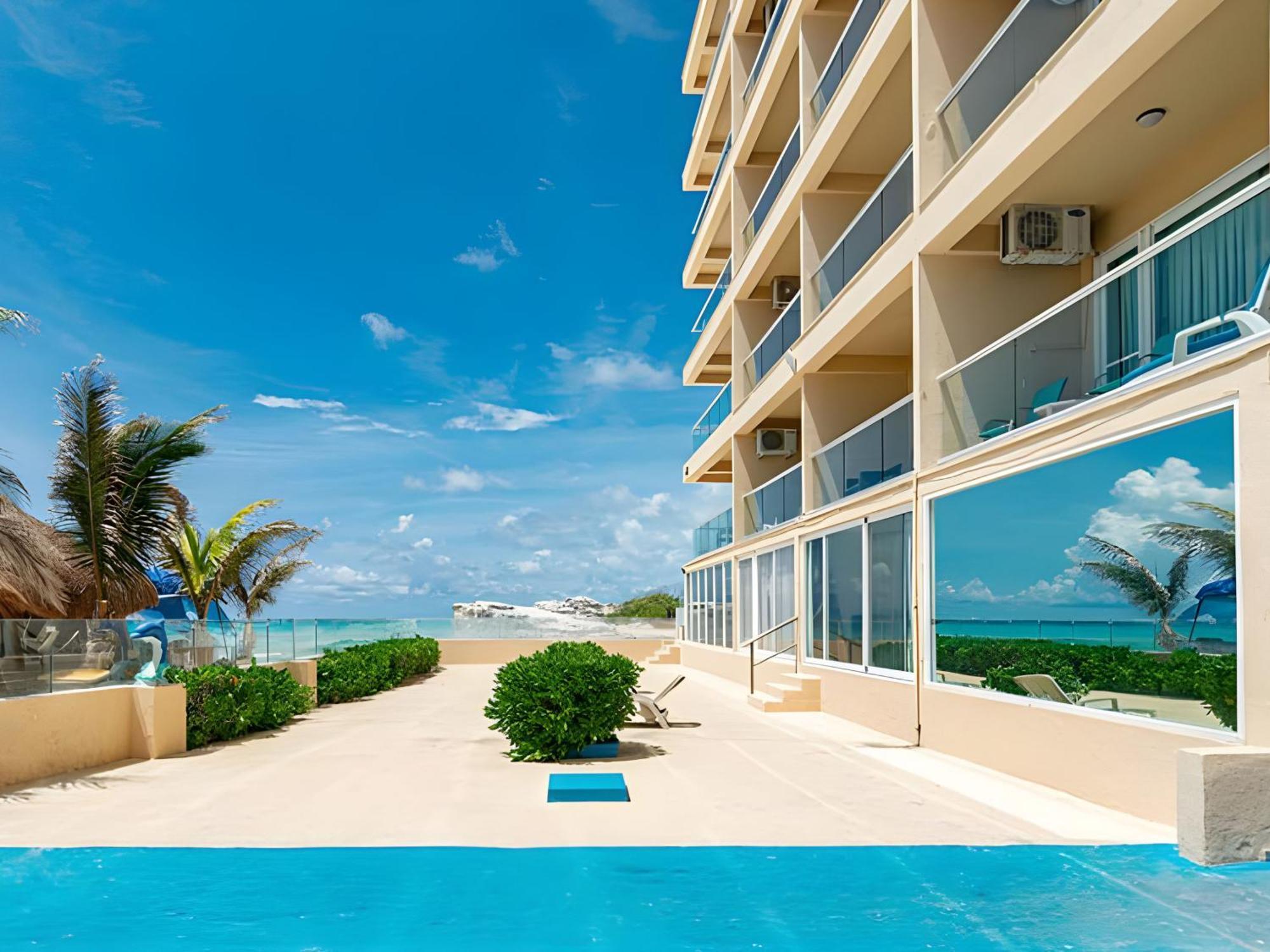 Paradise Beachfront & Nightlife Heart Cancun Exterior photo